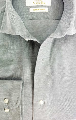 Viyella Knitted Piqué Light Grey Shirt for men – 100% cotton, honeycomb piqué knit, relaxed fit, non-iron, soft-touch fabric in light grey.